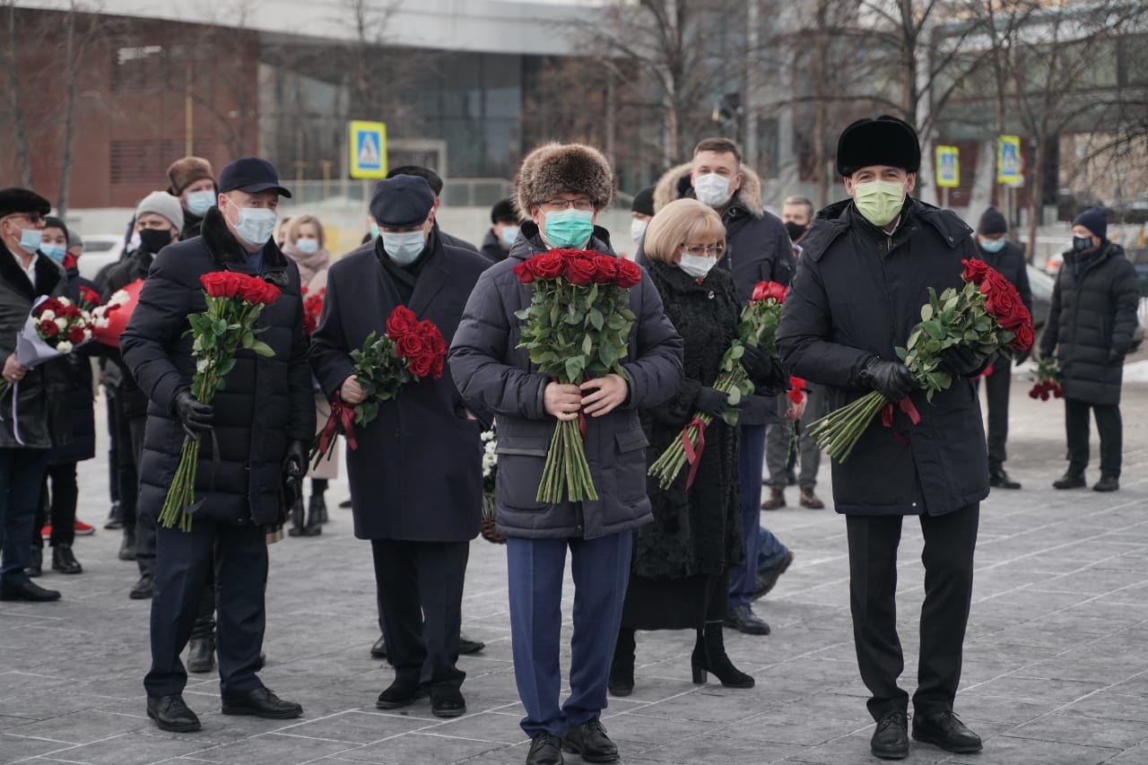 Сегодня ему исполнилось бы 90: на Урале почтили память Бориса Ельцина -  «Уральский рабочий»